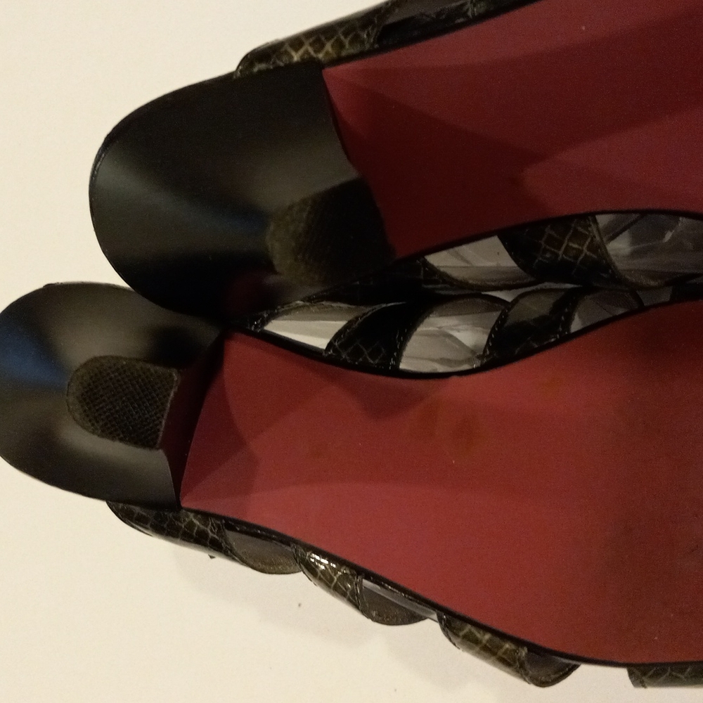 Heels - Picture 4 of 6